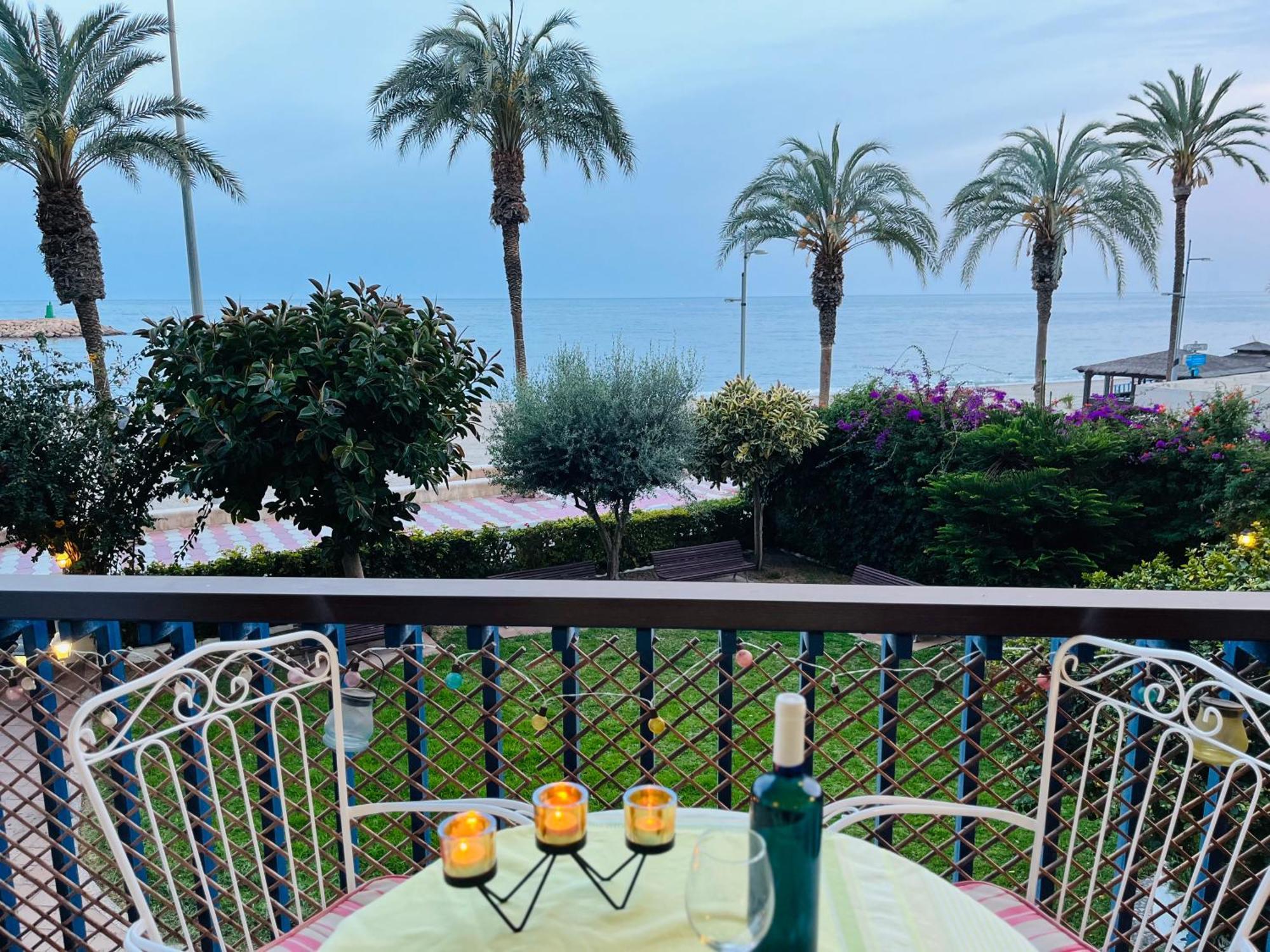 Brisas Del Mar Mediterraneo Агуадулсе Екстериор снимка